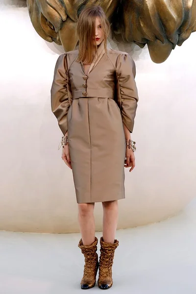 Look 15
